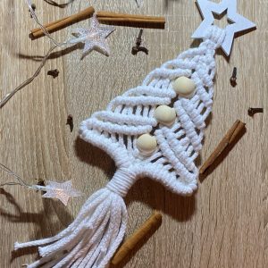 christmas-tree---white-&-silver